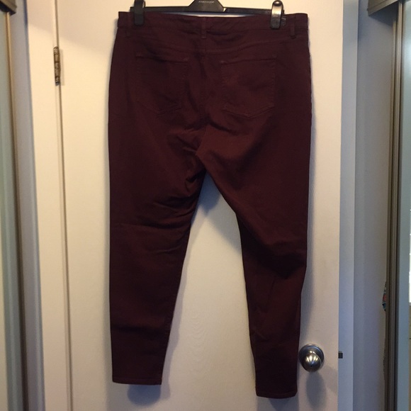 Jeans - Picture 2 of 4